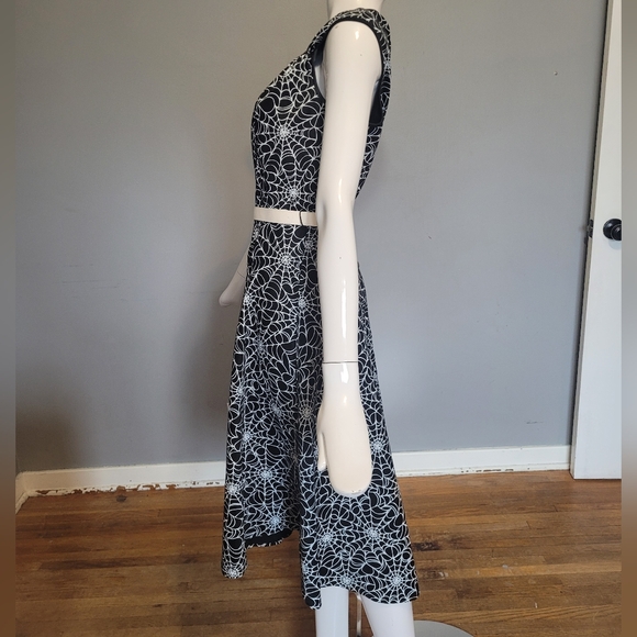 Pinup Couture Heidi Dress in Spiderweb Print, VGUC, Size 2X - Picture 7 of 10